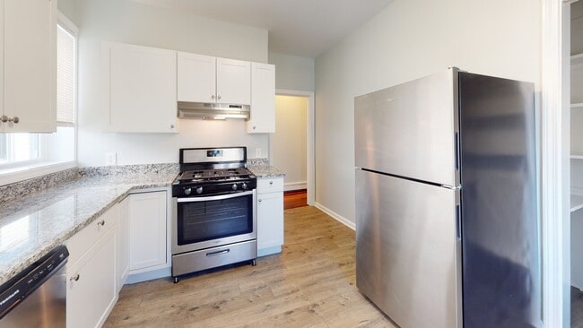 677 Bennington St, Unit 3 in Boston, MA - Foto de edificio - Building Photo