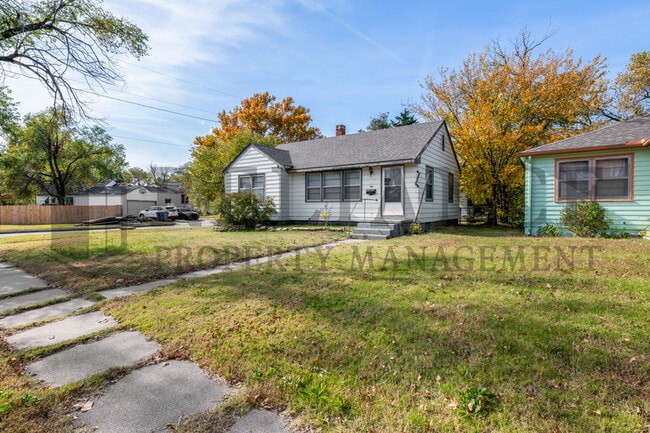 1701 N Floberta Rd in Wichita, KS - Building Photo - Building Photo