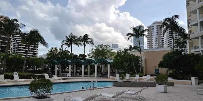 888 Brickell Key Dr, Unit 2110 in Miami, FL - Building Photo