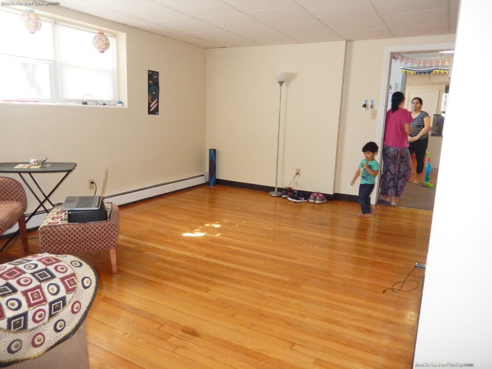 1731 Washington St-Unit -8 in Braintree, MA - Building Photo