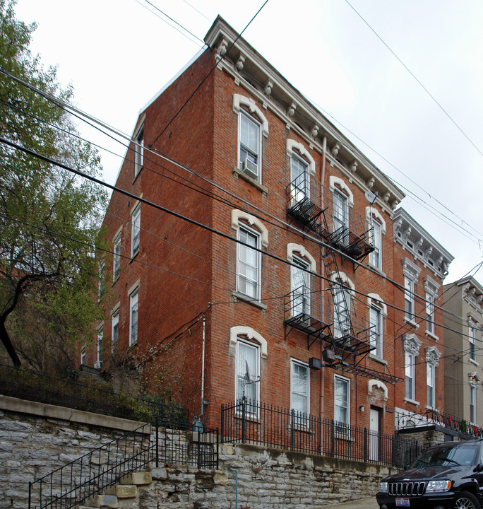 532-534 Milton St in Cincinnati, OH - Building Photo