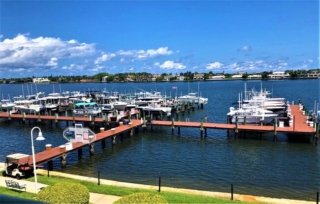 145 Yacht Club Way in Hypoluxo, FL - Building Photo - Building Photo