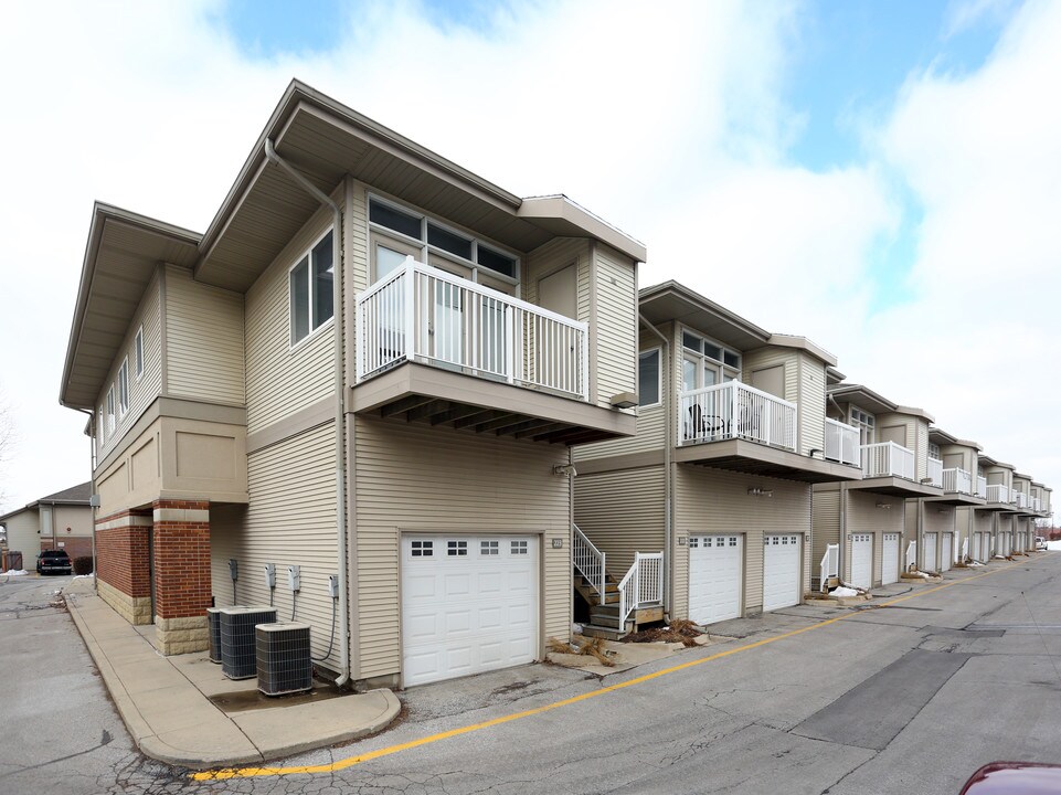 Somerfield Village Center Apartments in West Des Moines, IA - Building Photo