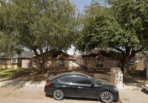 5 W Faith Hill St in Edinburg, TX - Building Photo