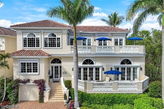 27710 Marina Isle Ct in Bonita Springs, FL - Foto de edificio - Building Photo