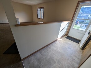 4945 Walker Ave, Unit Apt2 in Lincoln, NE - Foto de edificio - Building Photo