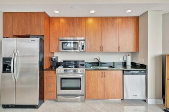 315 NE 3rd Ave, Unit 902 in Fort Lauderdale, FL - Building Photo - Building Photo