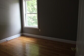 142 Park St in Bristol, CT - Building Photo - Building Photo