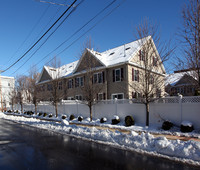 Village Estate Condo in Malden, MA - Foto de edificio - Building Photo