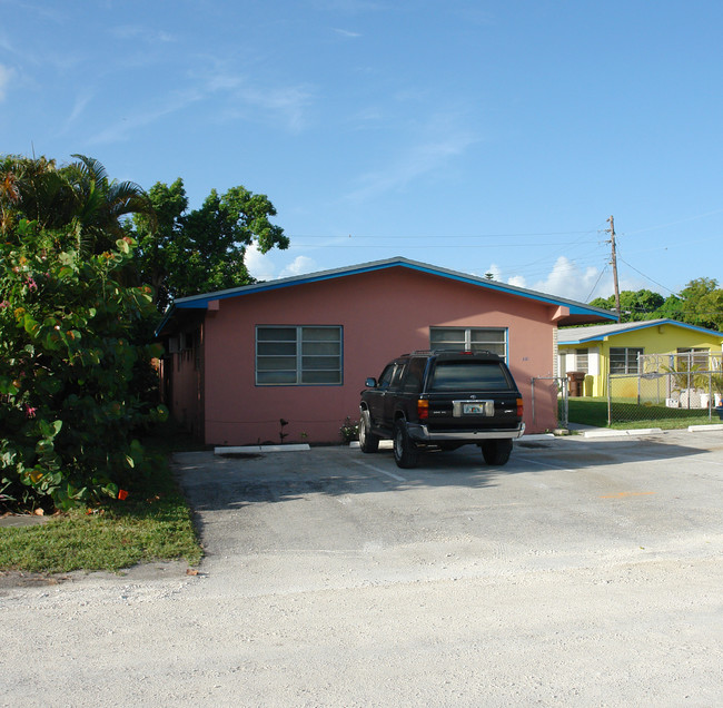 330 SW 19th St in Fort Lauderdale, FL - Building Photo - Building Photo