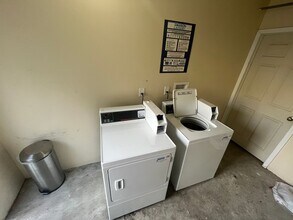 478 Landfair Ave in Los Angeles, CA - Building Photo - Building Photo
