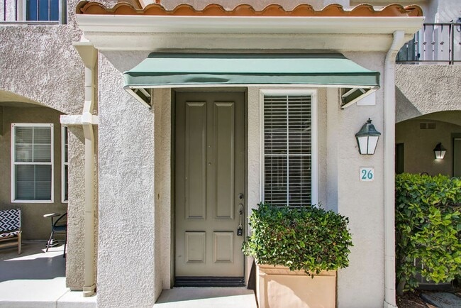 26 Vía Cordoba in Rancho Santa Margarita, CA - Building Photo - Building Photo