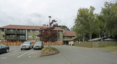 Brentwood Villa Apartments in Central Saanich, BC - Building Photo - Building Photo