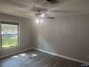 2071 Woodlawn Dr SW in Huntsville, AL - Building Photo - Building Photo