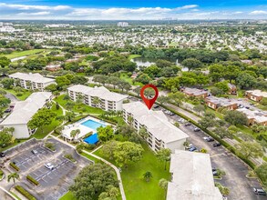 1719 Whitehall Dr in Davie, FL - Building Photo - Building Photo