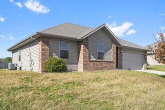 1115 S Tanner Dr in Springfield, MO - Building Photo - Building Photo