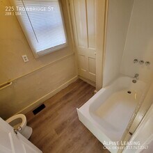 225 Trowbridge St in Indianapolis, IN - Building Photo - Building Photo