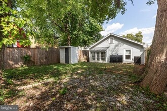 110 S Lawrence St in Charles Town, WV - Building Photo - Building Photo