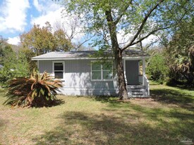3202 W Lee St in Pensacola, FL - Building Photo
