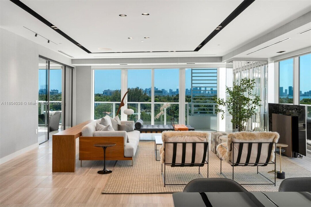 4701 Meridian Ave in Miami Beach, FL - Building Photo