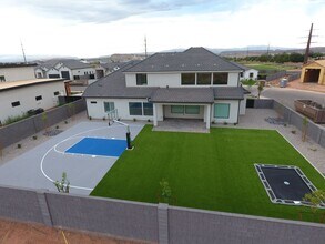 3141 Newport Dr in Washington, UT - Building Photo - Building Photo