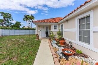 10216 Boynton Pl Cir in Boynton Beach, FL - Building Photo - Building Photo