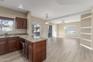 14000 N 94th St in Scottsdale, AZ - Building Photo