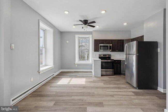 21 E Price St