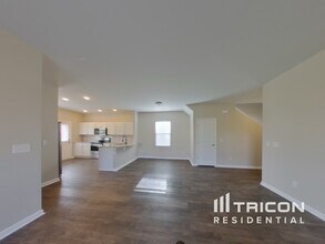 1035 Lonergan Cir in Spring Hill, TN - Building Photo - Building Photo