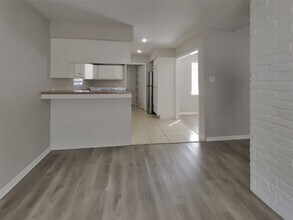 14218 Overbrook Ln in Houston, TX - Building Photo - Building Photo