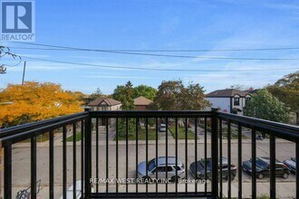 502 Atlas Ave in Toronto, ON - Building Photo - Building Photo