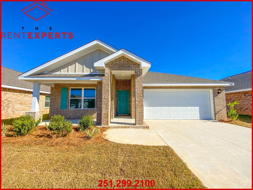 8024 Irwin Loop in Daphne, AL - Building Photo