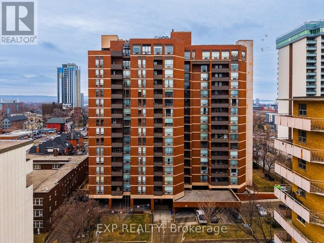 222 Jackson St W in Hamilton, ON - Building Photo - Building Photo