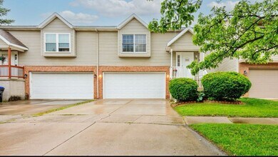 12 Parkshores Dr in Bloomington, IL - Building Photo - Building Photo