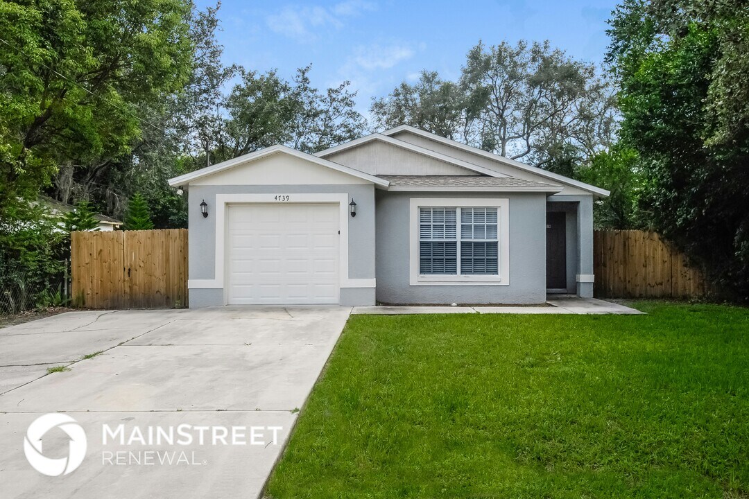 4739 Whiteway Dr in Tampa, FL - Building Photo