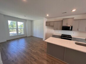 15325 Sunray Aly in Midlothian, VA - Building Photo - Building Photo