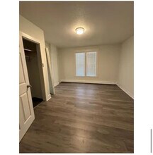 11 Clark St, Unit 15B in East Hartford, CT - Building Photo - Building Photo