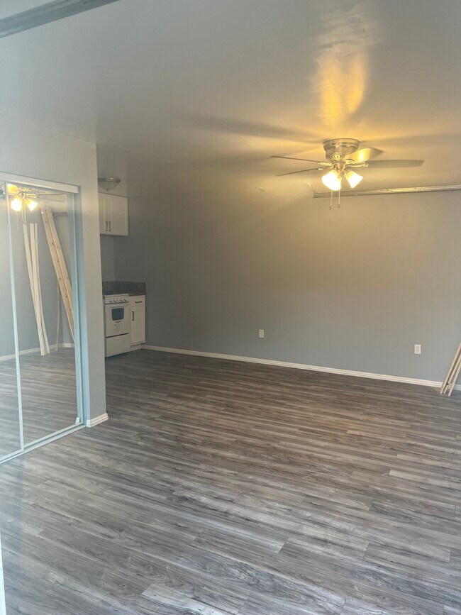 property at 5988 Greenfield Ave