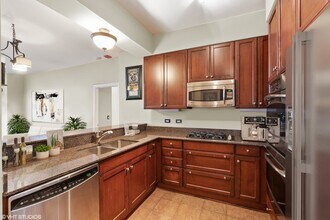 1211 S Prairie Ave, Unit 2003 in Chicago, IL - Building Photo - Building Photo