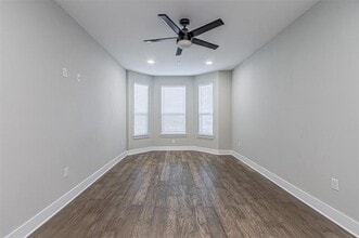 313 N Mill St in Lewisville, TX - Building Photo - Building Photo