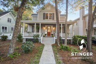 14 Hayek St in Beaufort, SC - Building Photo