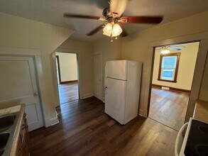 414 Summit St in Grove City, PA - Building Photo - Building Photo