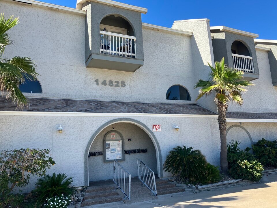 14825 Windward Dr in Corpus Christi, TX - Building Photo