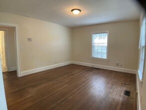 817 Old Pittsboro Rd in Chapel Hill, NC - Building Photo - Building Photo