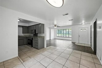 124 Vandenburg Dr in Denison, TX - Building Photo - Building Photo
