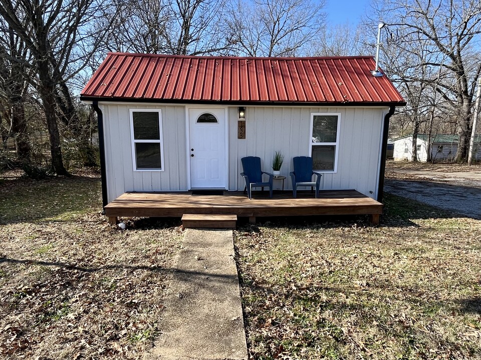 1825 Alice St in Poplar Bluff, MO - Building Photo