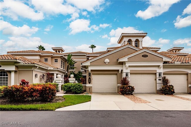 3910 Deer Crossing Ct in Naples, FL - Foto de edificio - Building Photo