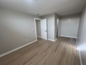 5655 W Fullerton Ave, Unit PH in Chicago, IL - Building Photo - Building Photo