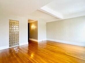 1080 Beacon St in Brookline, MA - Building Photo - Building Photo