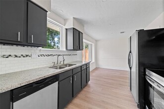 11507 W Bellfort St in Houston, TX - Building Photo - Building Photo